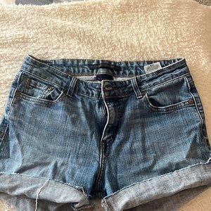 Levi’s cut off shorts
